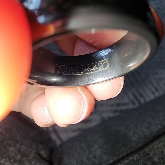 Men's black titanium ring - Picture 3 of 4